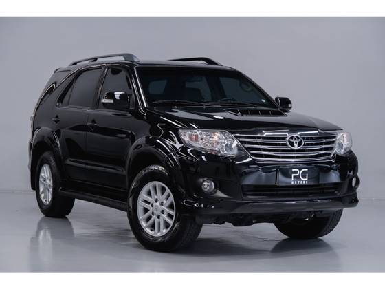 TOYOTA HILUX SW4 3.0 SRV 4X4 16V TURBO INTERCOOLER DIESEL 4P AUTOMÁTICO TOYOTA HILUX SW4 3.0 SRV 4X4 16V TURBO INTERCOOLER DIESEL 4P AUTOMÁTICO